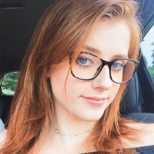 Meet your Posher, Phoebe